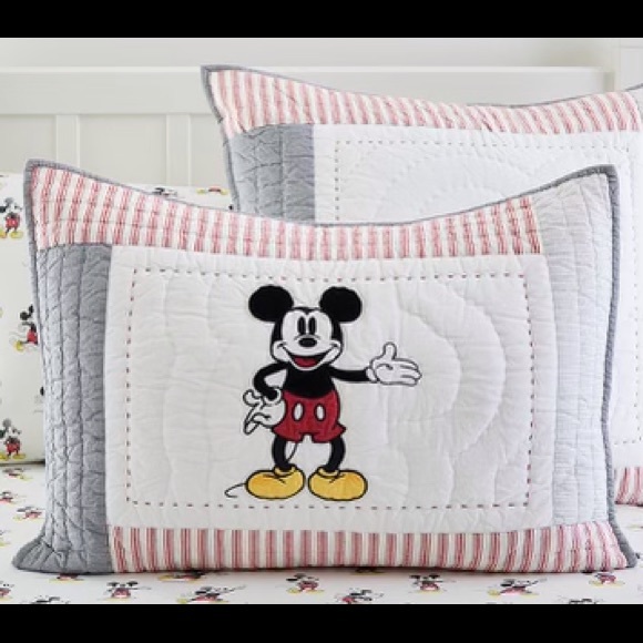 Pottery Barn Kids Disney Mickey Mouse Patchwork Full/Queen Quilt & Shams Set - Picture 4 of 16